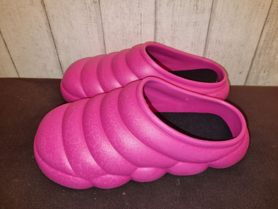 Продам розовые и черные сабо р.38-39