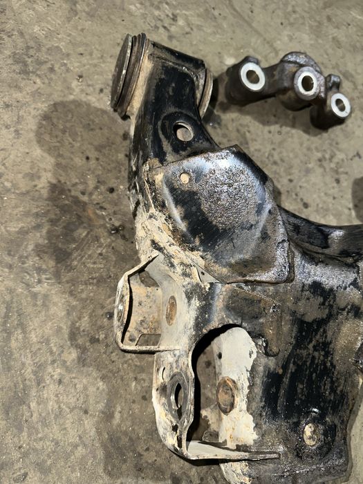 Рычаг на лх570 верх и ниж цапфа