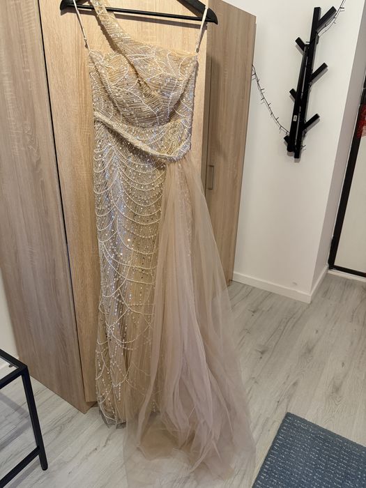 Rochie lunga cu trena detasabila