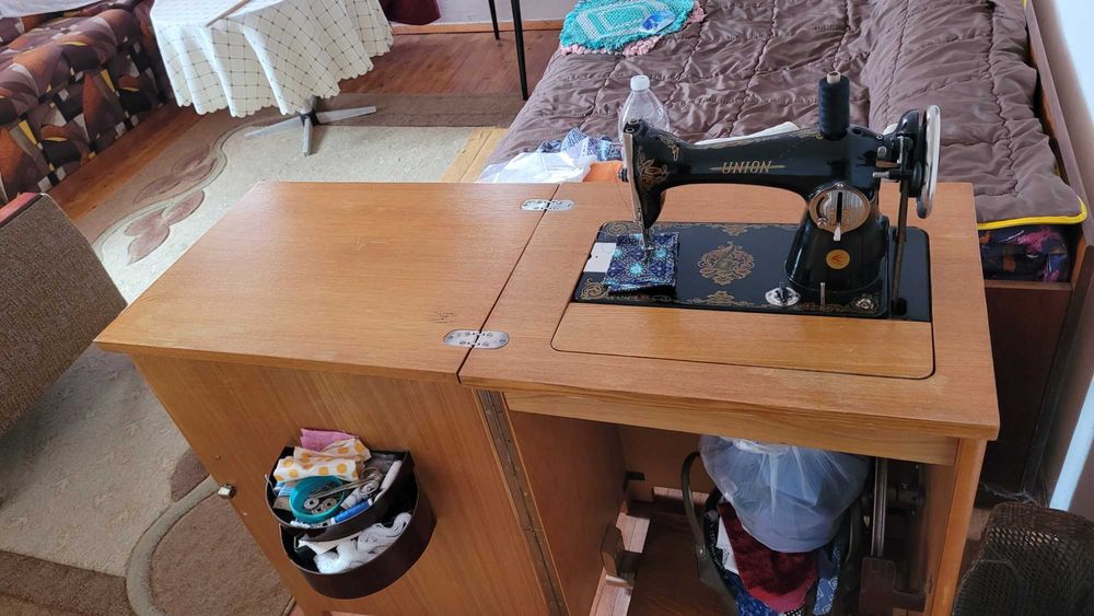 Шевна машина Union –ретро от соца , работеща, здрава.