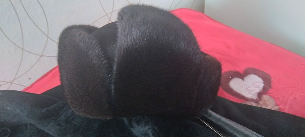 Продаеться Норка Шапка и Дубленка