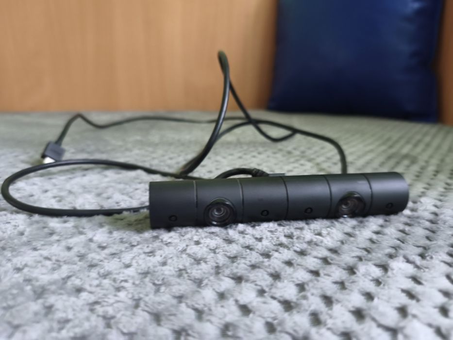 VR очила за PlayStation 4 + игра five nights at Freddy's Help wanted