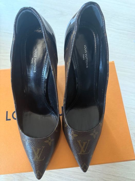 Louis Vuitton Нови! Оригинални обувки 39-40