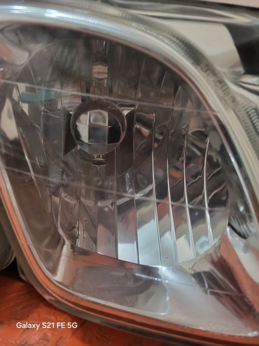 Лексус 470 фара сатылады.