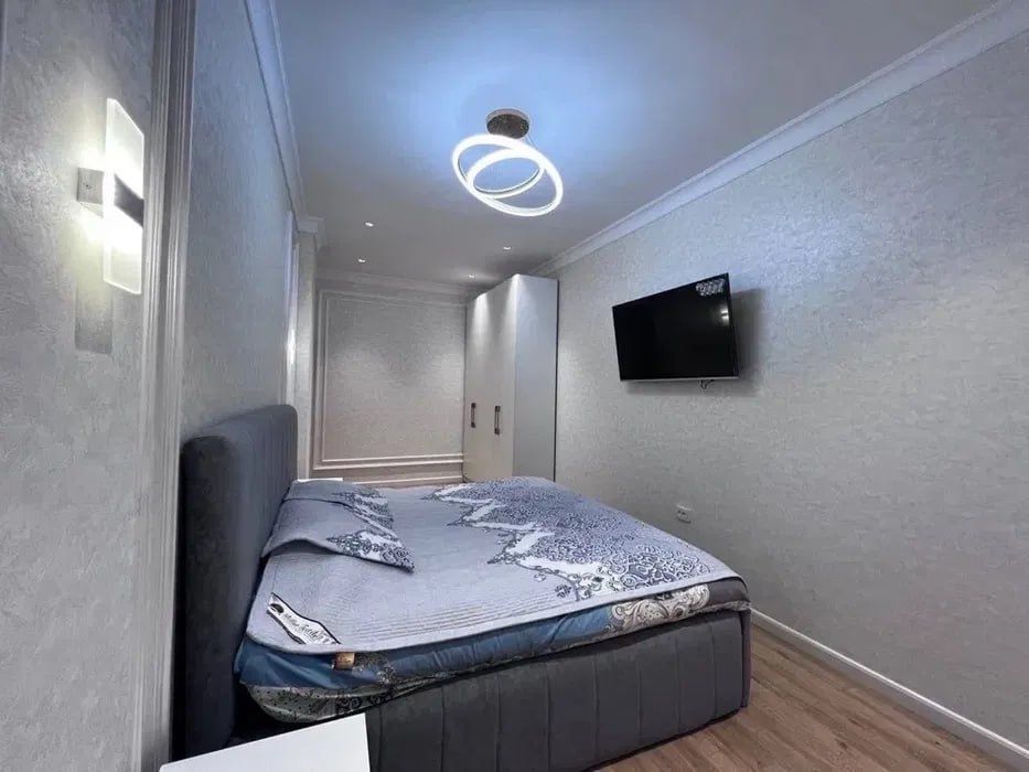 М.Ойбек!Сдается в аренду 3-х комнатная новая квартира