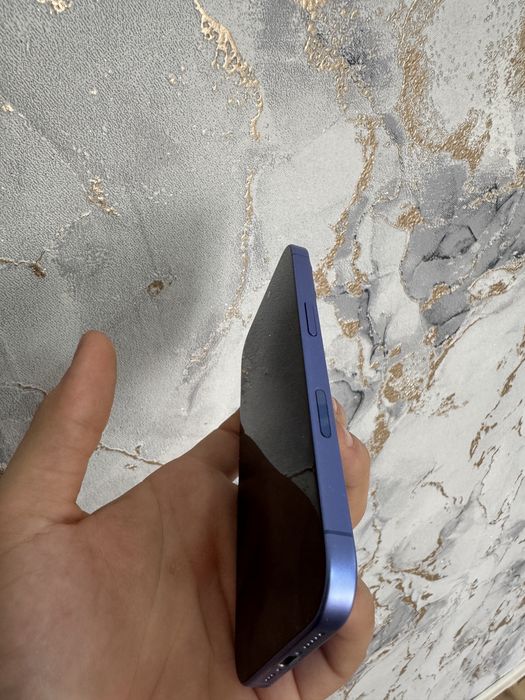 Продам айфон 16 .