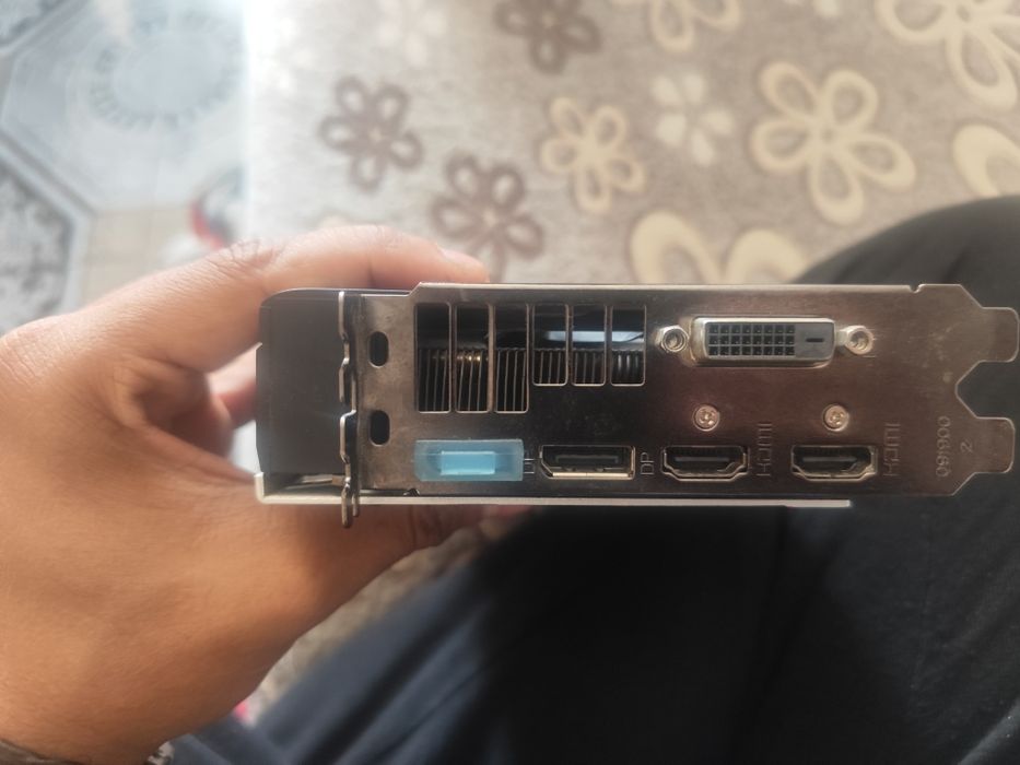 Sapphire RX580 4GB със сменена термопаста