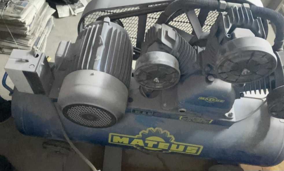 Продам компрессор МАТЕUS