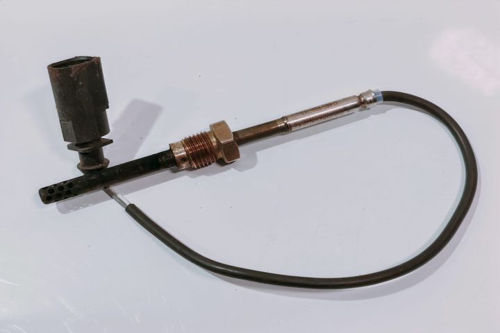 Senzor  temperatura gaze 03L906088D Audi A4 B8/8K (facelift) seria