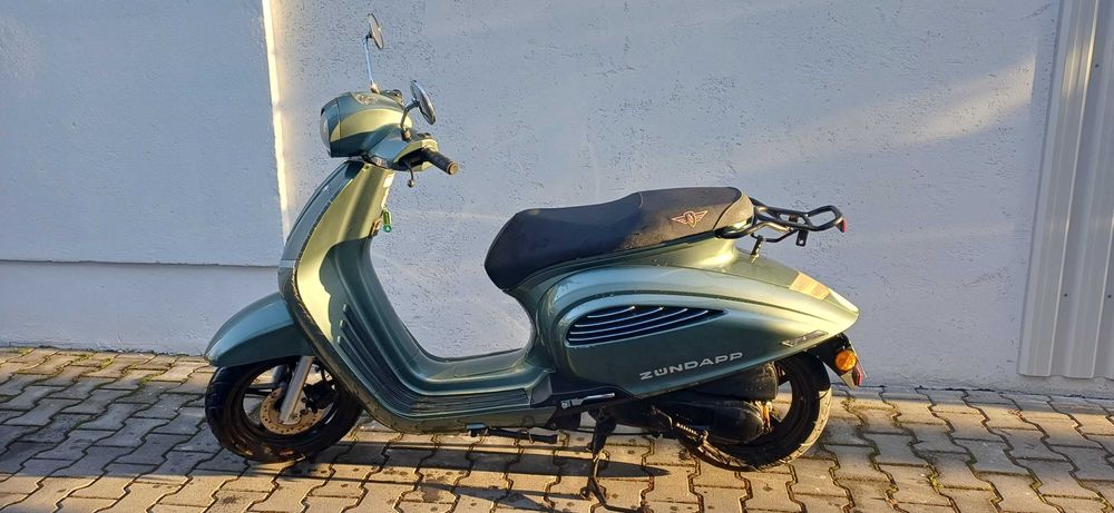 Vand Scooter ZUNDAPP BELLA 49cmc ,din 2018, 4700km,inmatr., cond cat B