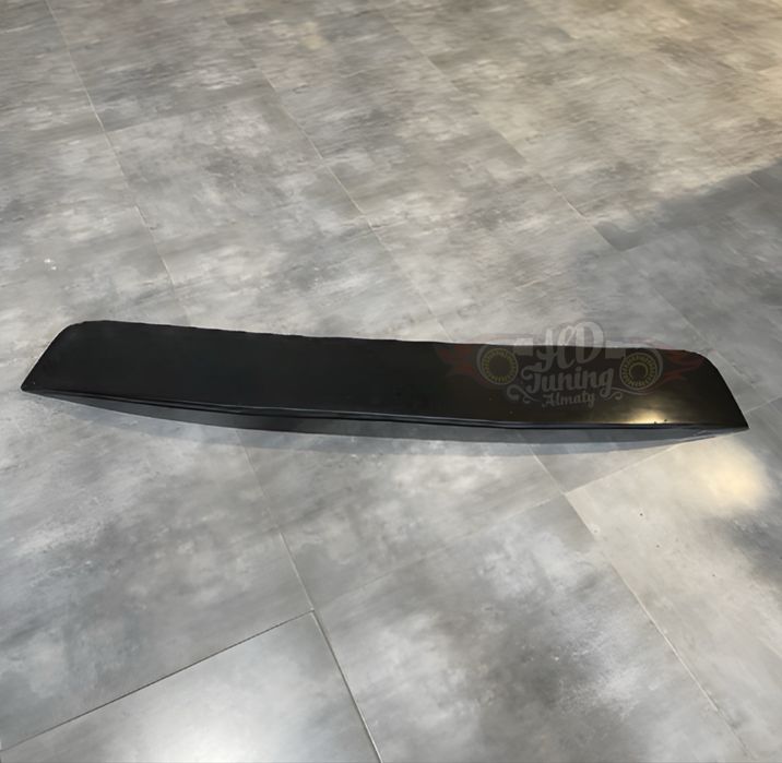 Козырек на стекло BMW E34