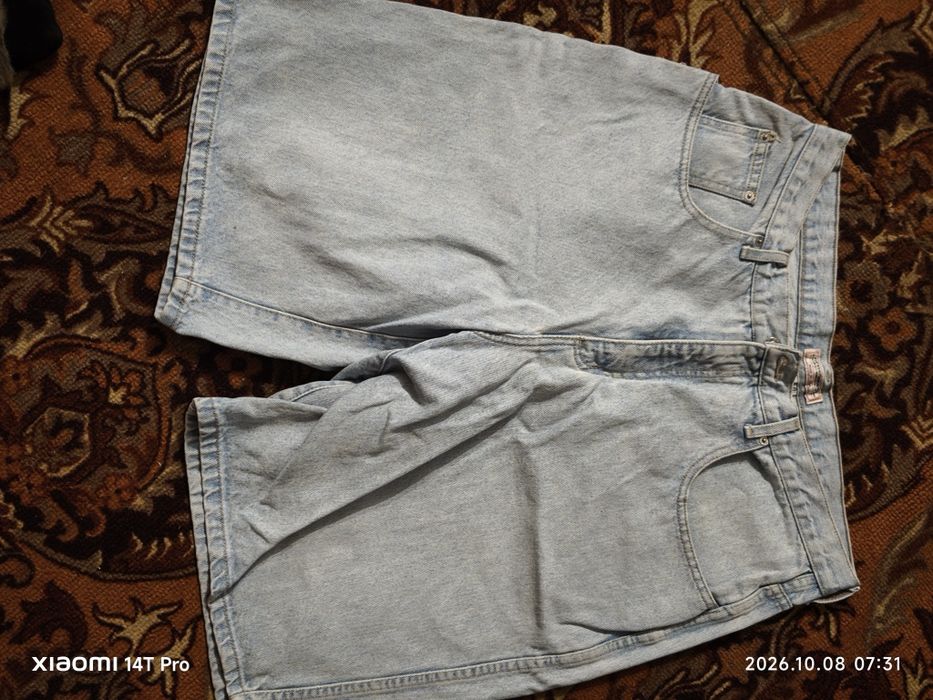 Джинсовые шорты Guess и Levi's