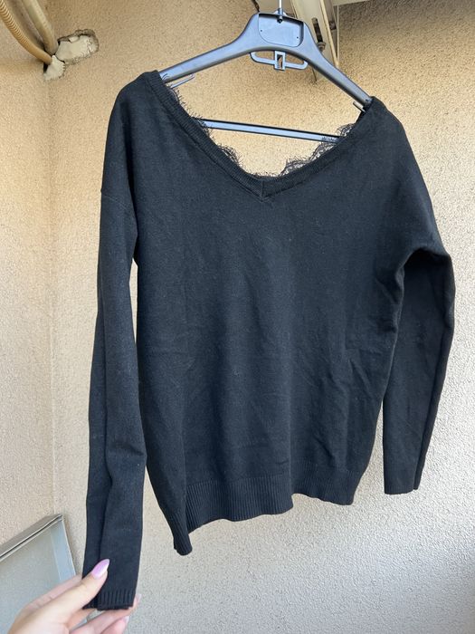 Пуловери различни цветове