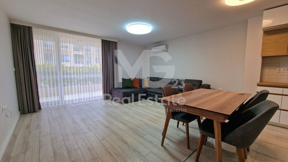 Продава се Тристаен апартамент в Пловдив, Остромила - 150 кв.м за 1667 €/кв.м - Снимка #1