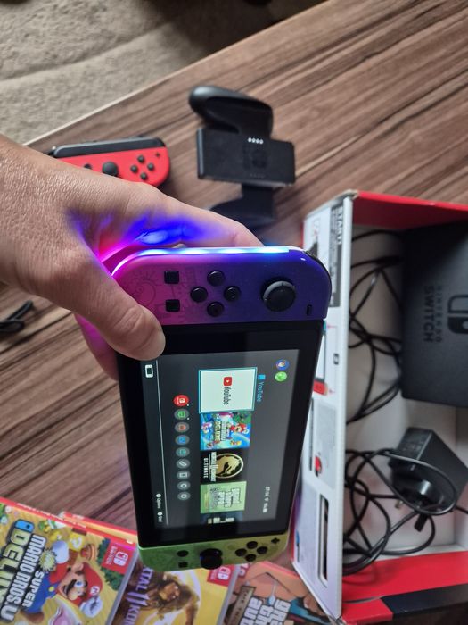 Nintendo Switch пълен комплект + игри