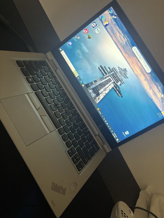 Laptop thinkpad lenovo