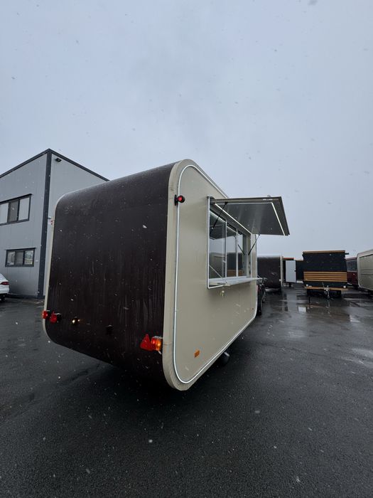 Каравана за търговски цели 4*2*2.30 LED