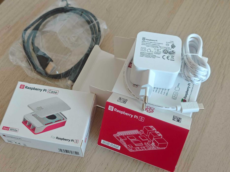 Чисто нов комплект Raspberry Pi 5 (8GB RAM)