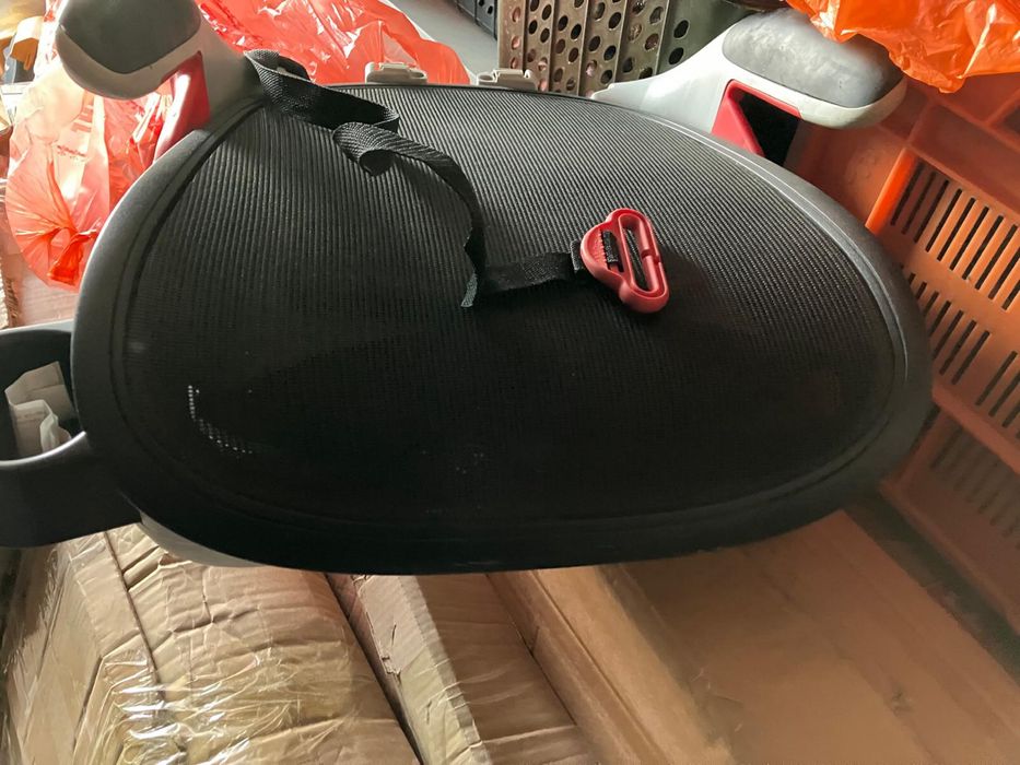 Бустер, седенье в автомобиль