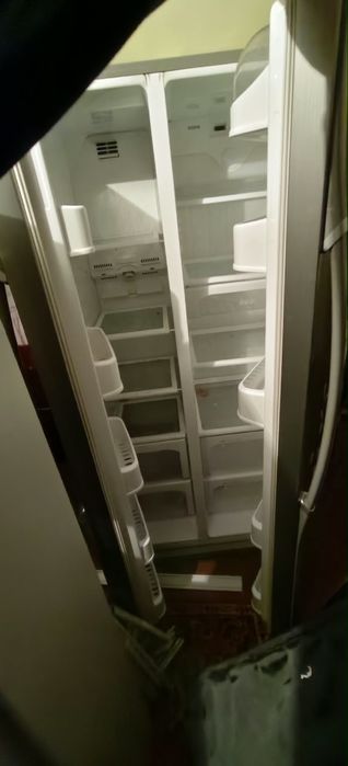 Продам двухдверный холодильник