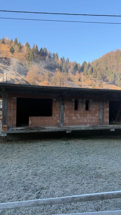 Teren și construcție