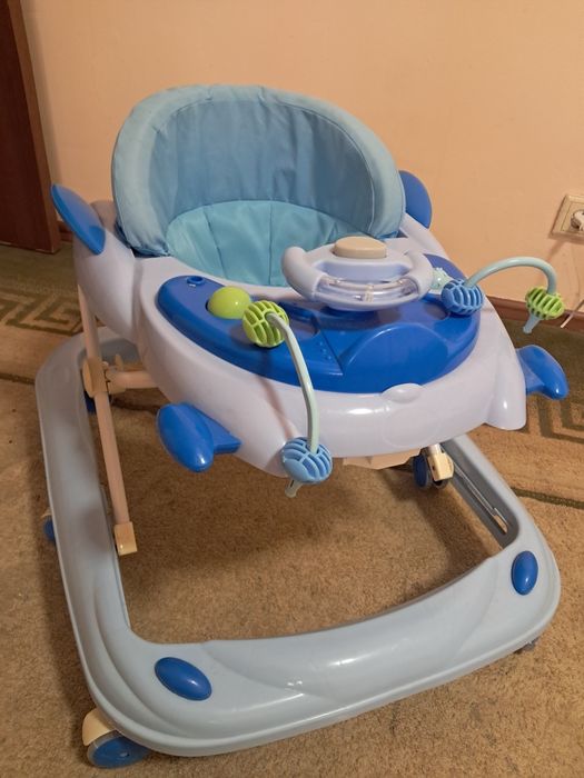 Ходунок, толокар продам.