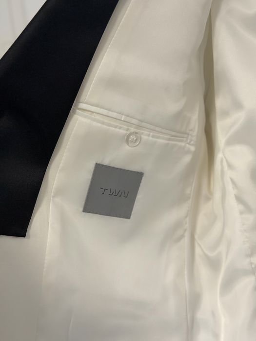 Costum nuntă mire