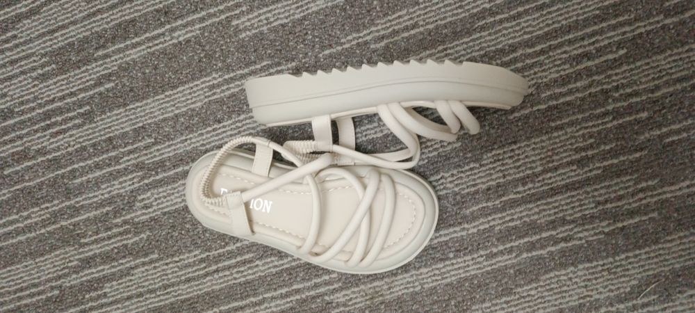 Продается босоножки женские размер 36;37;38;40