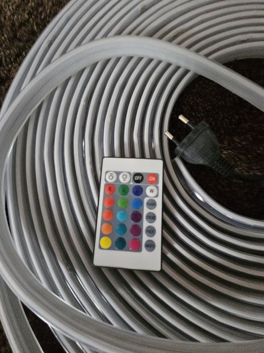 Bandă RGB, cu telecomandă, 20 m