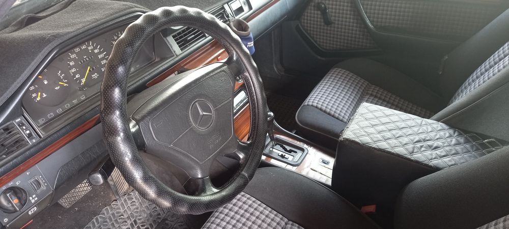 Mersedes-Benz E 220