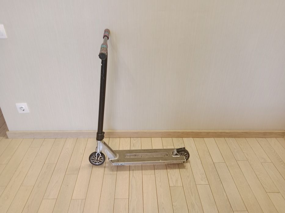 Продаю самокат бренд Limit