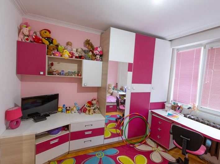 Продава се Тристаен апартамент в София, Център - 108 кв.м за 1181 €/кв.м - Снимка #2