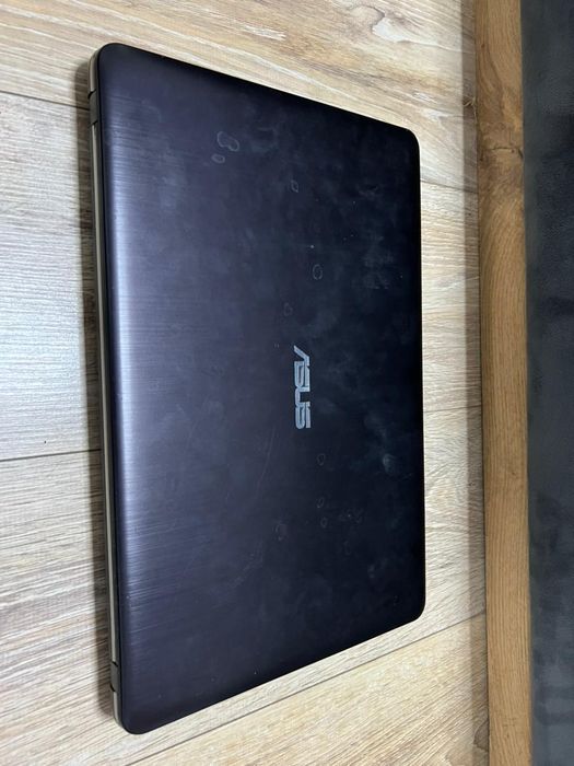 Ноутбук  очень хорошо работаеть