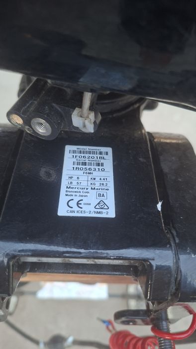 Vând motor Mercury 6 CP