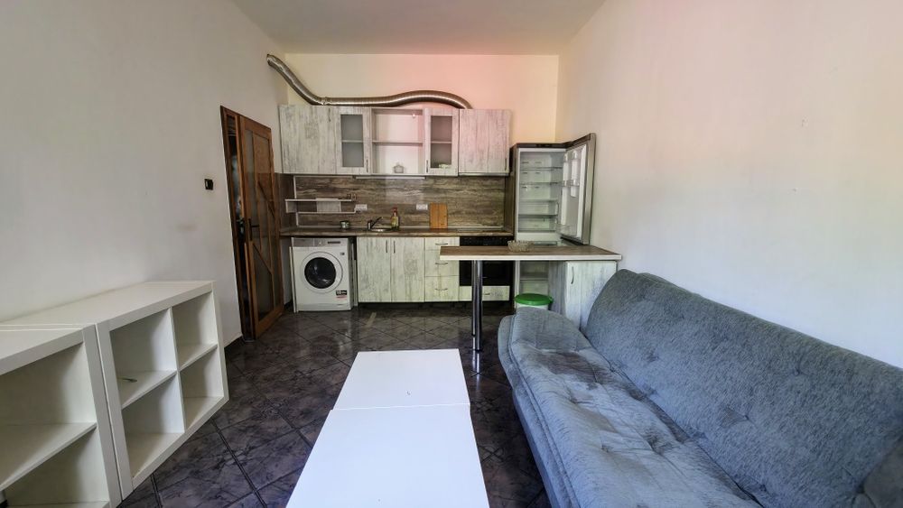 Продава се 2-ст. тухлен апартамент на ТОП локация в жк.Изток,гр.Перник