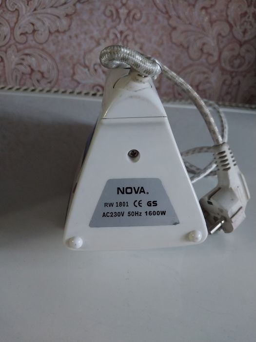 Продам утюг Nova