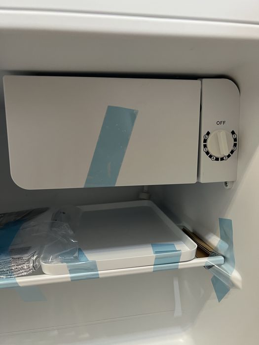 Мини хладилник Comfee