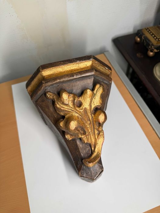 Coltar Perete Lemn Vechi