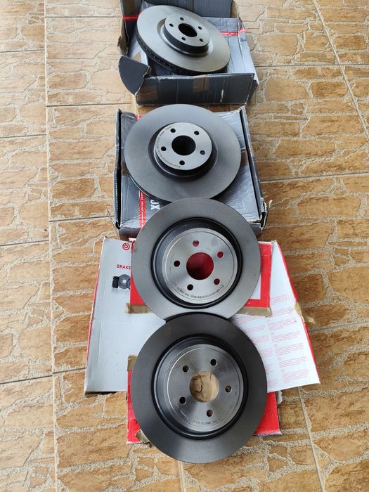 Vand set 4 discuri frana Ford Mondeo Cmax Smax noi BREMBO