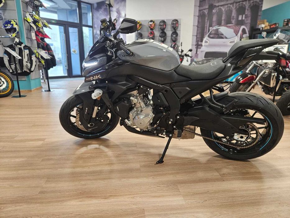 Motocicleta Cf moto 675 NK