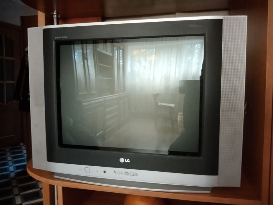 Телевизор LG  с пультом