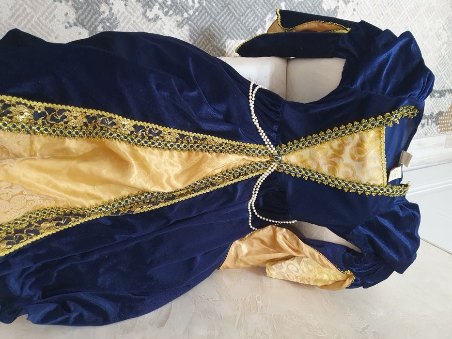 Прокат костюм Королева