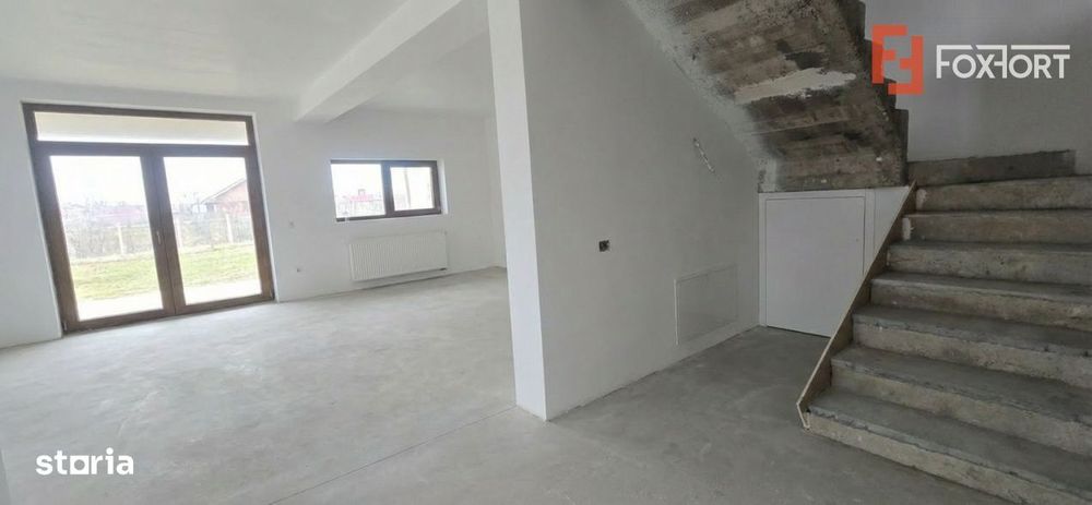 Duplex spatios cu 5 camere de vanzare, zona Mosnita Noua
