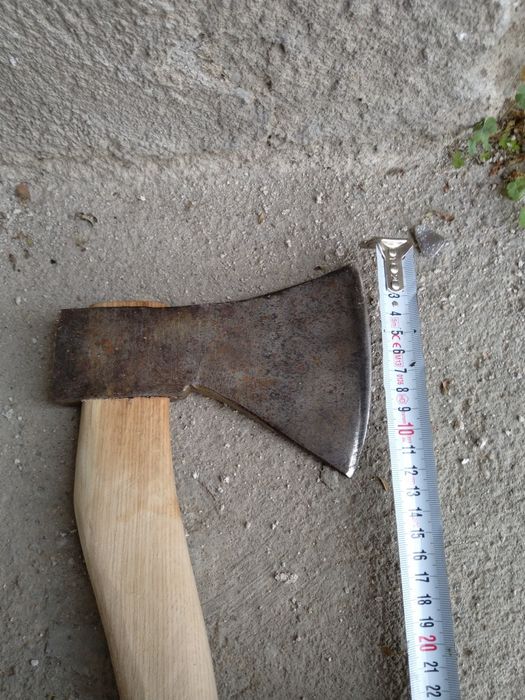 Продавам две малки антикварни Френски брадви 19-ти век