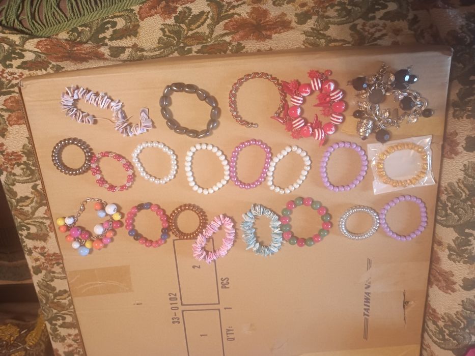 Гривни и брошки-2евро