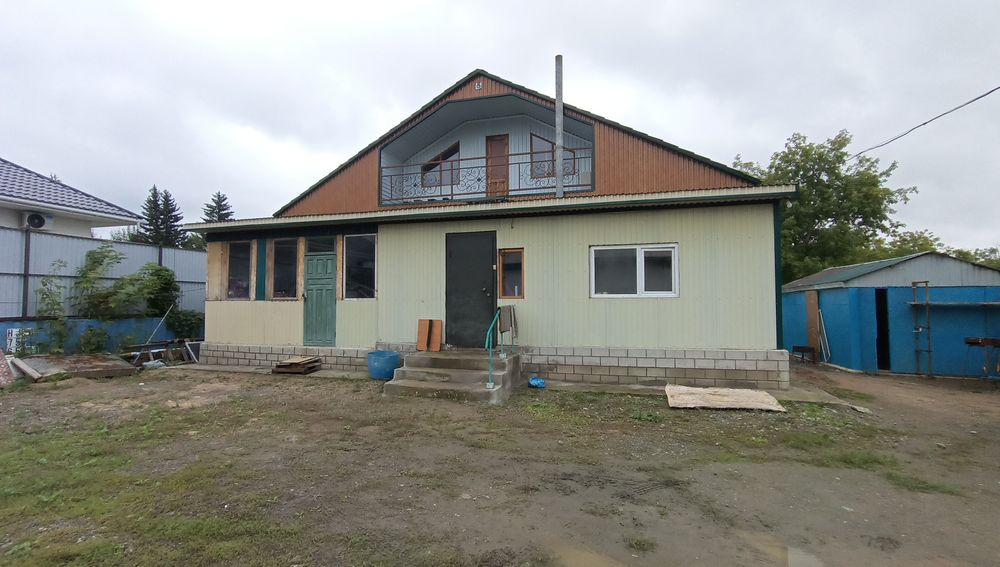 Продам 2 дома на одной территории