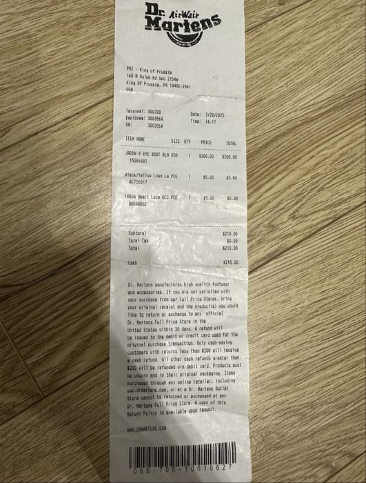 Продаю новые ботинки Jadon Dr. Martens