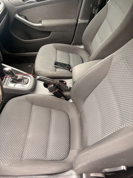 VW Jetta 2011 – benzină, cutie automată, îngrijită