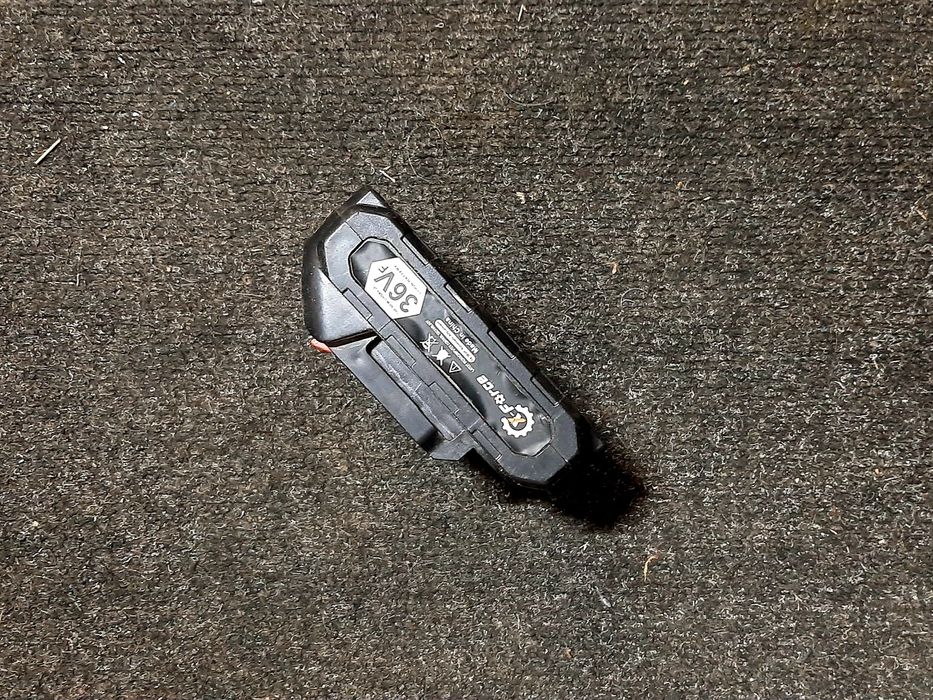 acumulator bosch universal 36v