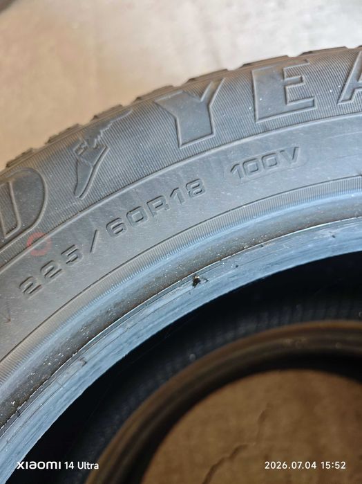 Продам 2 шины Goodyear